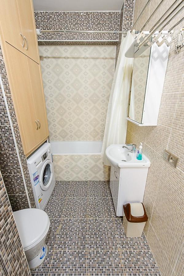 Apartment Оn Makatayeva 5 B Almatî Exterior foto