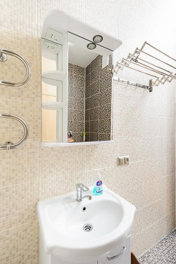 Apartment Оn Makatayeva 5 B Almatî Exterior foto